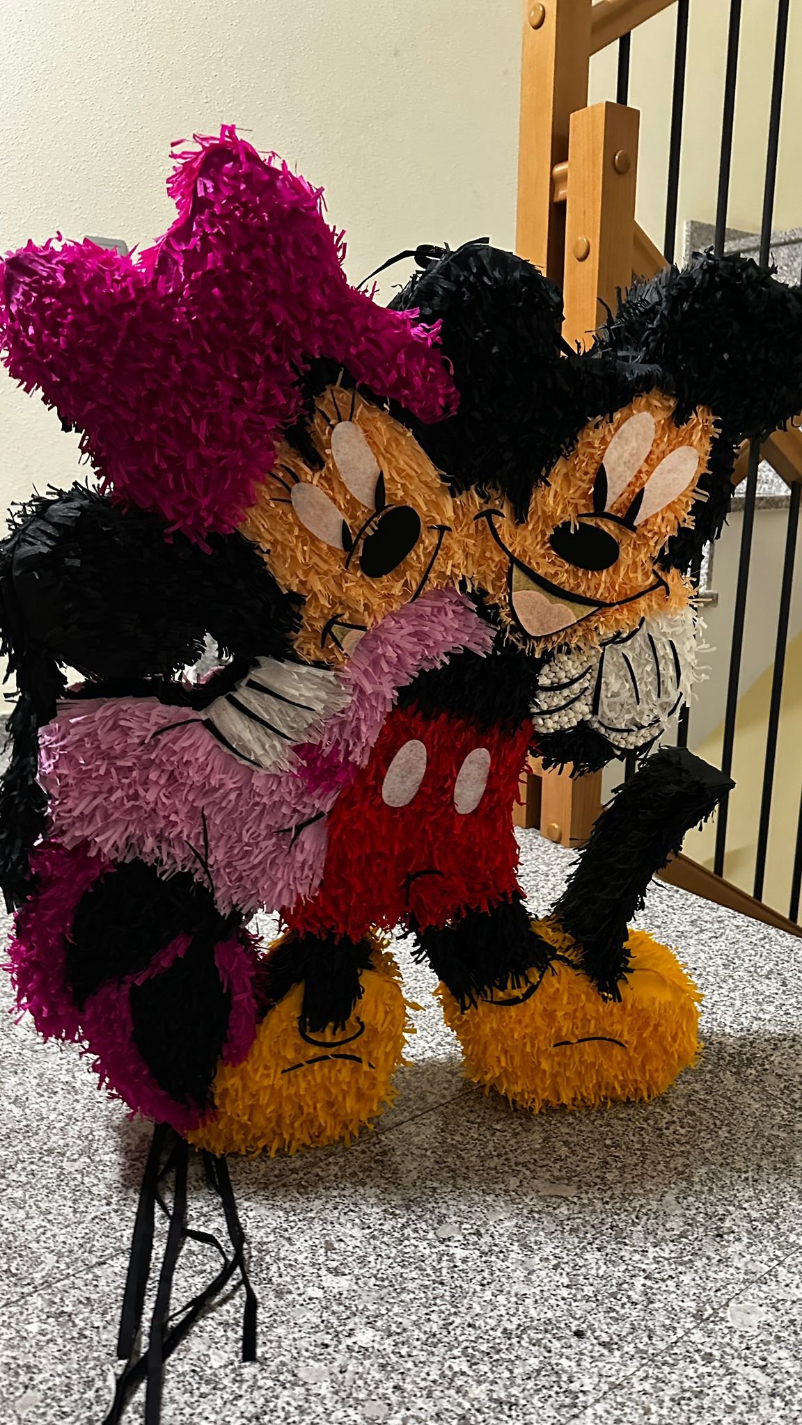 Piñata pareja de ratoncitos inspirada en dibujos animados