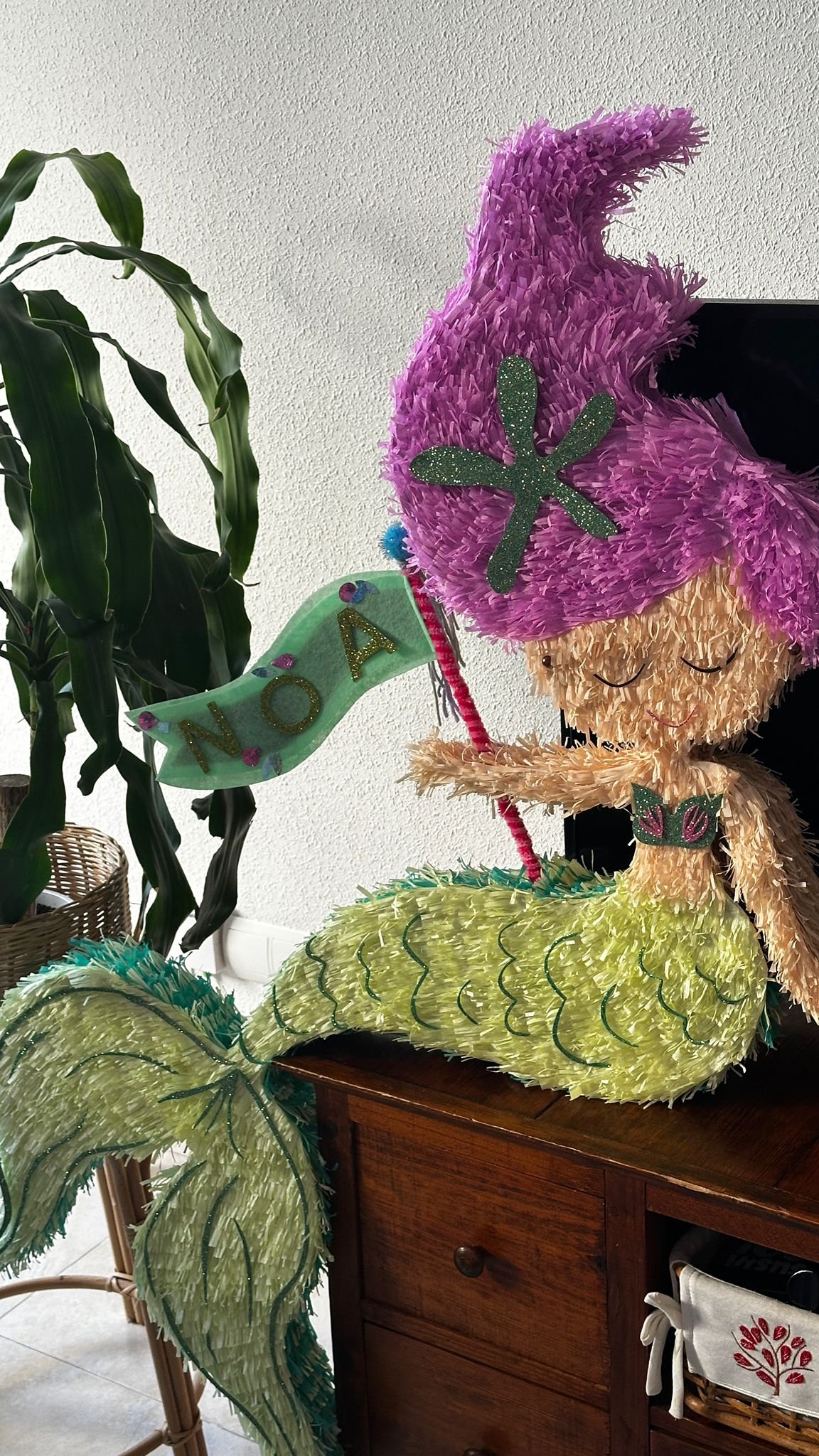 Piñata de sirena brillante